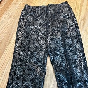 NWT! Stretchy boot cut foil flower print dressy trouser leggings in size 6.